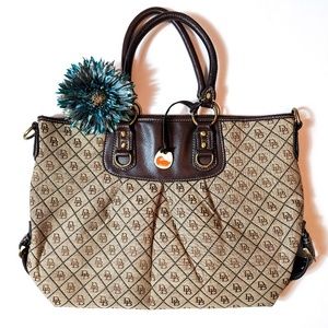 Dooney & Bourke shoulder bag.